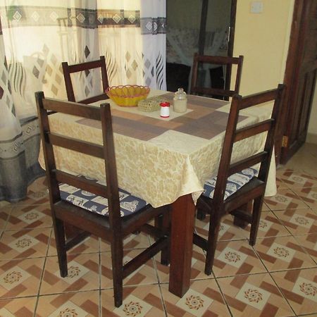 Simba Apartments Diani Beach Szoba fotó