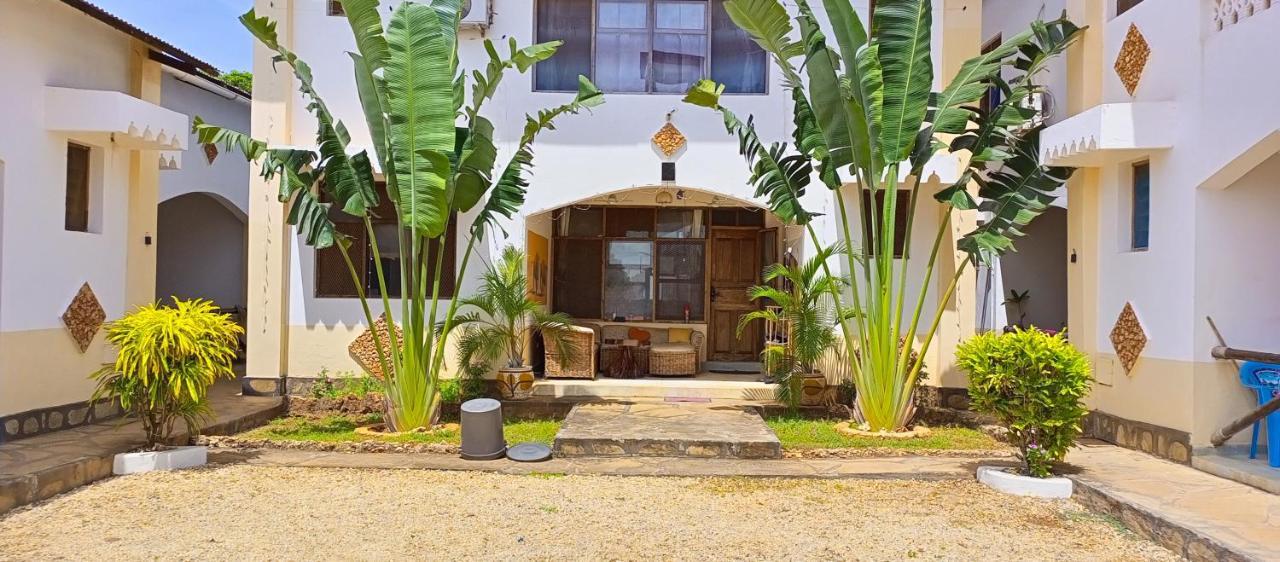 Simba Apartments Diani Beach Kültér fotó