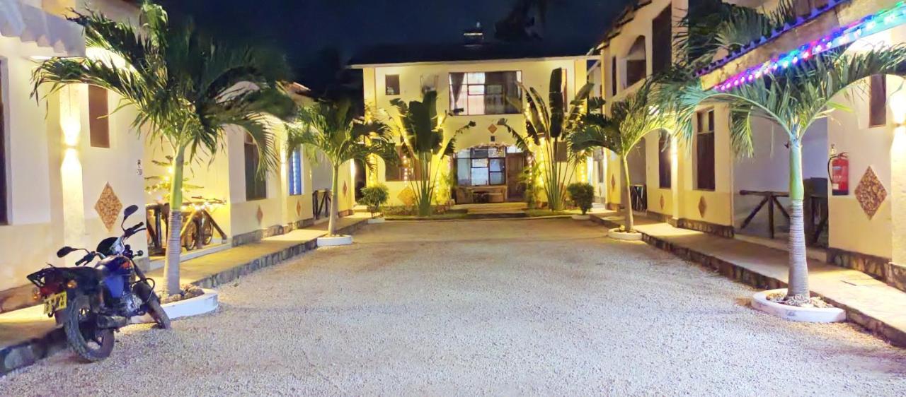 Simba Apartments Diani Beach Kültér fotó