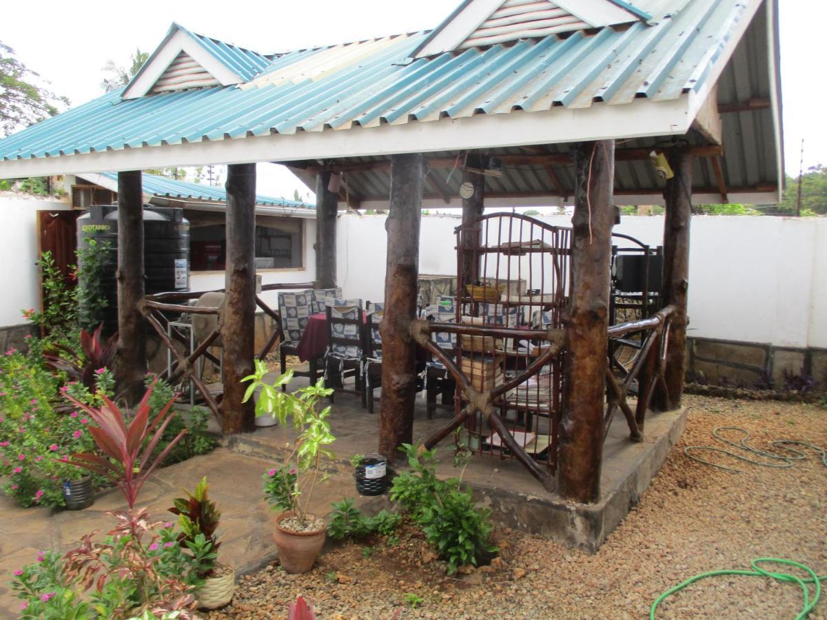 Simba Apartments Diani Beach Kültér fotó