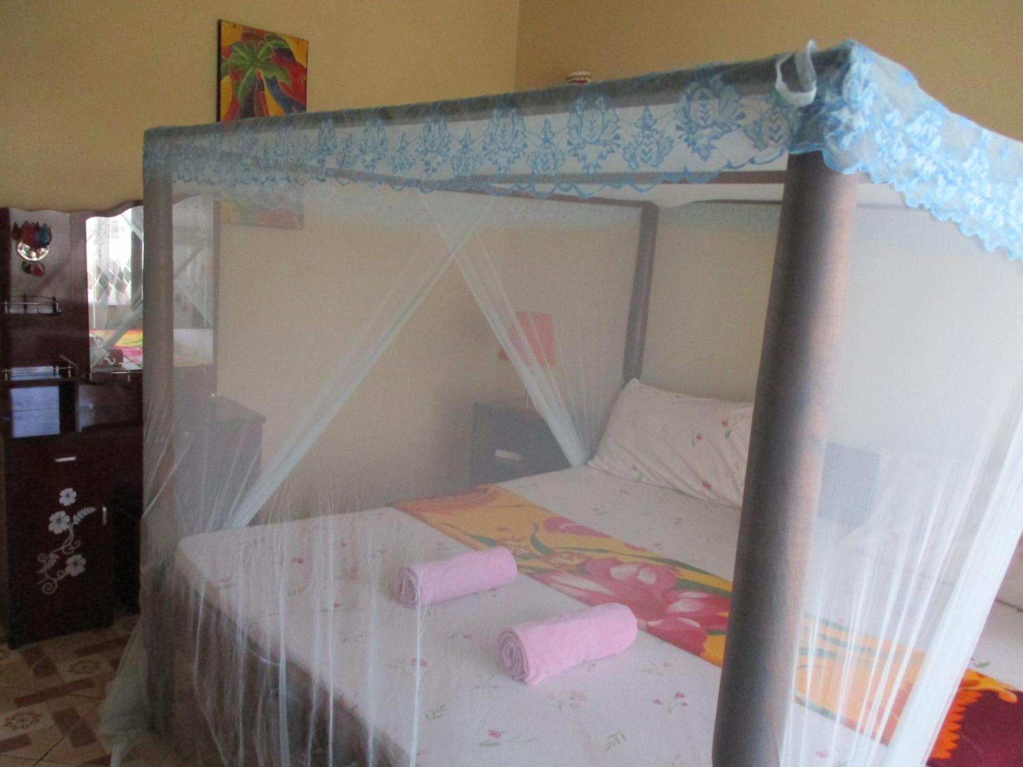 Simba Apartments Diani Beach Szoba fotó